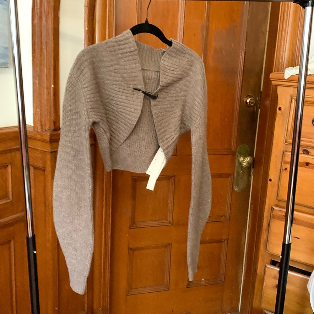 Asconti short mid weight ribbed shrug, size S
